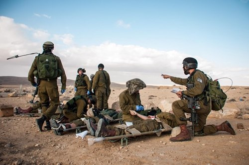 ראיון עם א' שהתנדב לבית הספר לקומנדו כמדריך לרפואה מבצעית